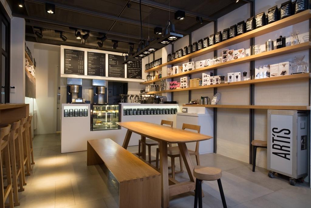 White House Asoke Sukhumvit 18 Hotel Банкок Екстериор снимка